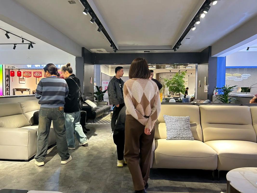 蠡口家具城局度春季訂貨會火熱進(jìn)行，源頭工廠直供家具批發(fā)新機(jī)遇